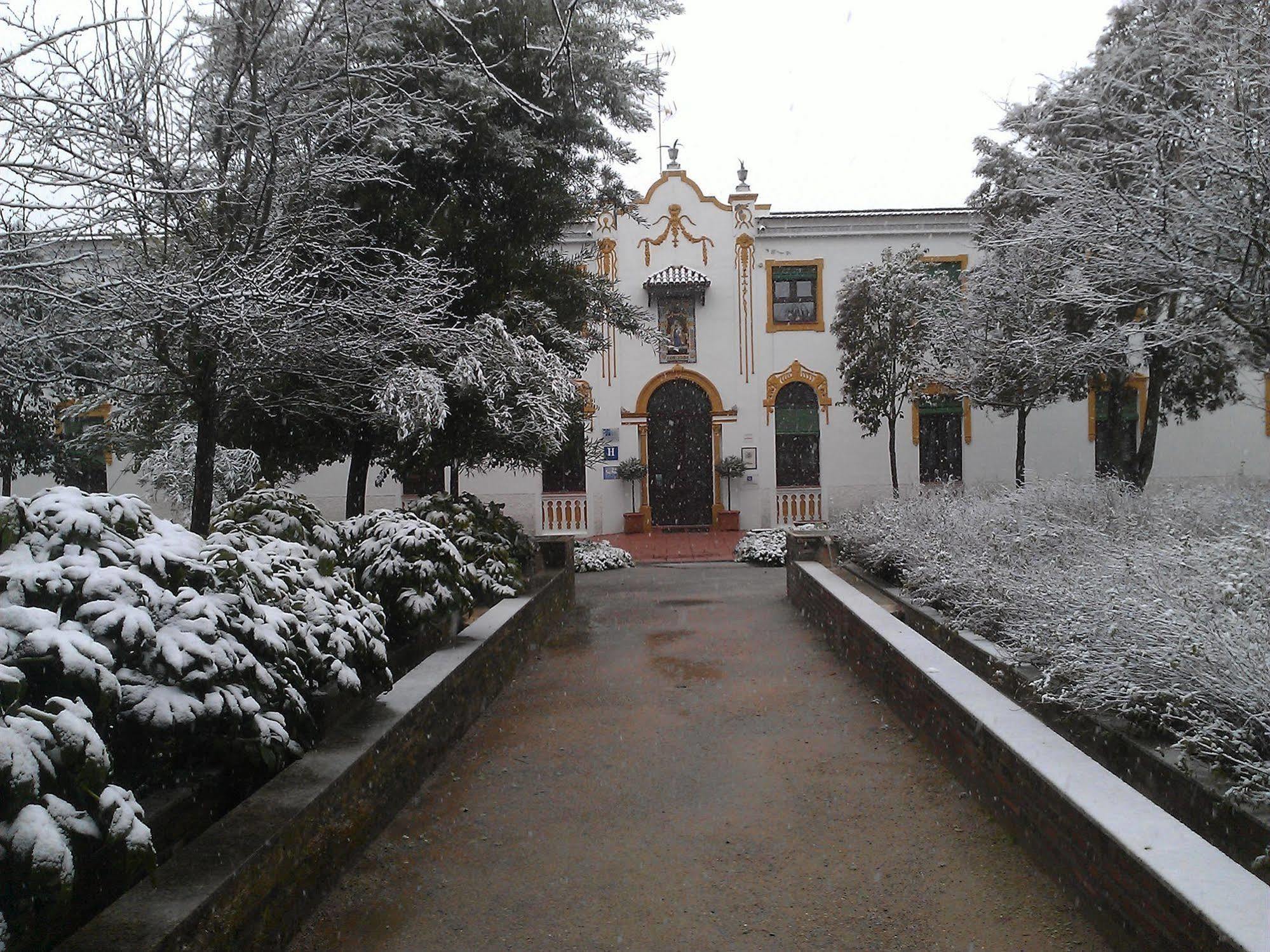 Hotel Balneario El Raposo Puebla de Sancho Perez Bagian luar foto